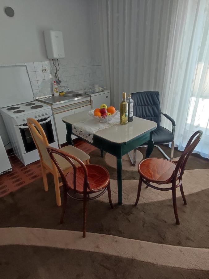 ליבנו Apartman Bor מראה חיצוני תמונה