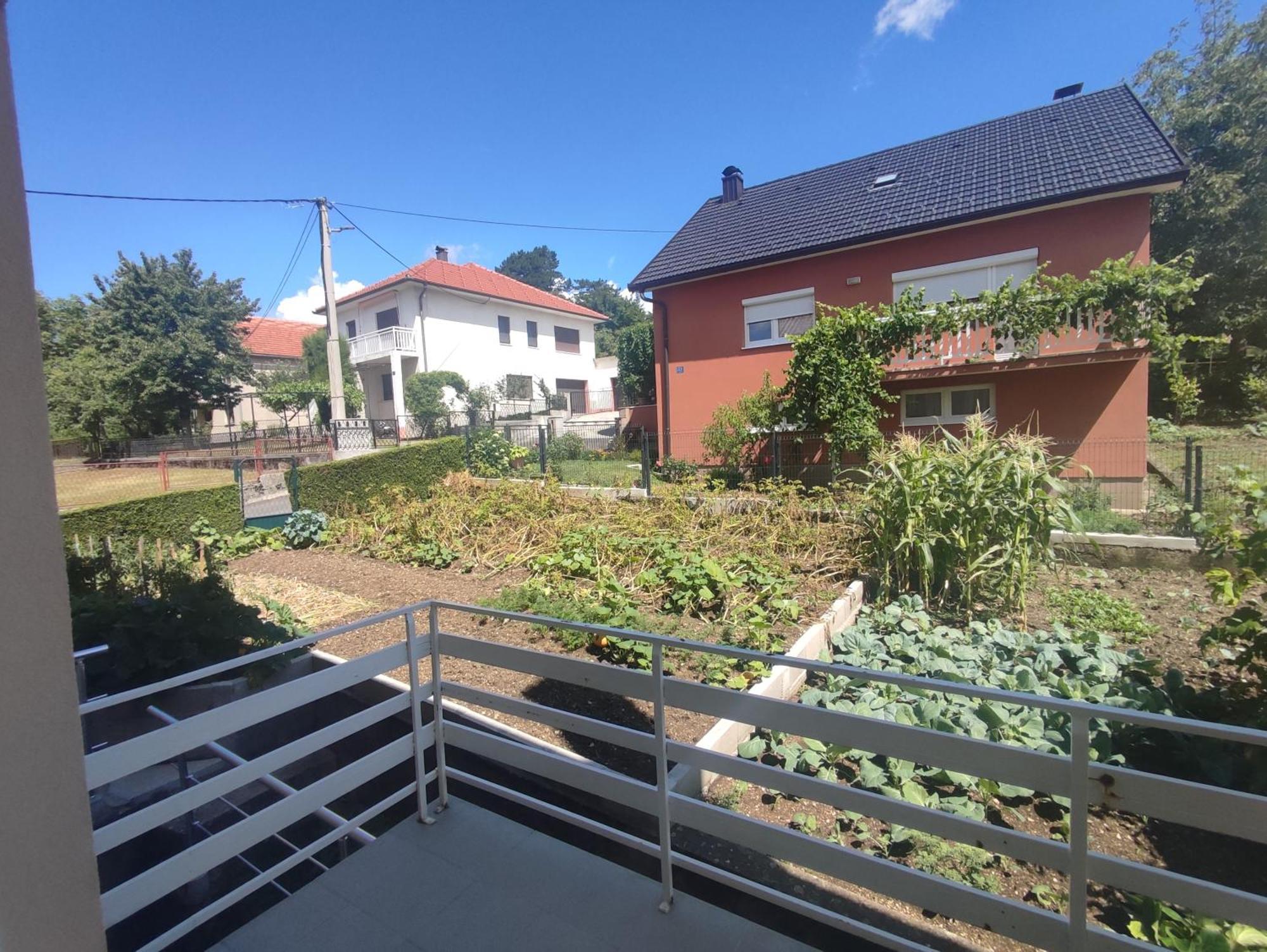 ליבנו Apartman Bor מראה חיצוני תמונה