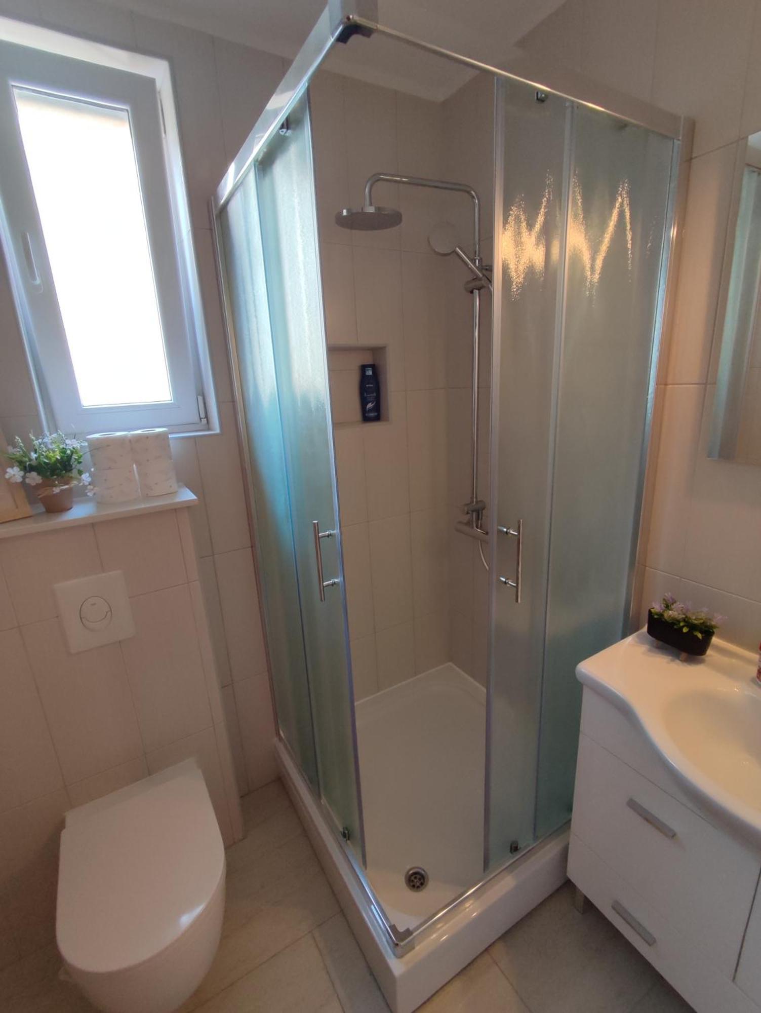 ליבנו Apartman Bor מראה חיצוני תמונה